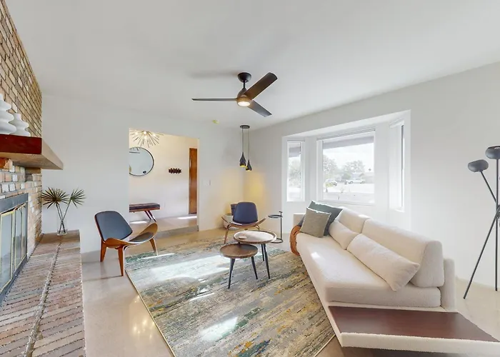 The Hideaway - Main House Only Apartment Chandler