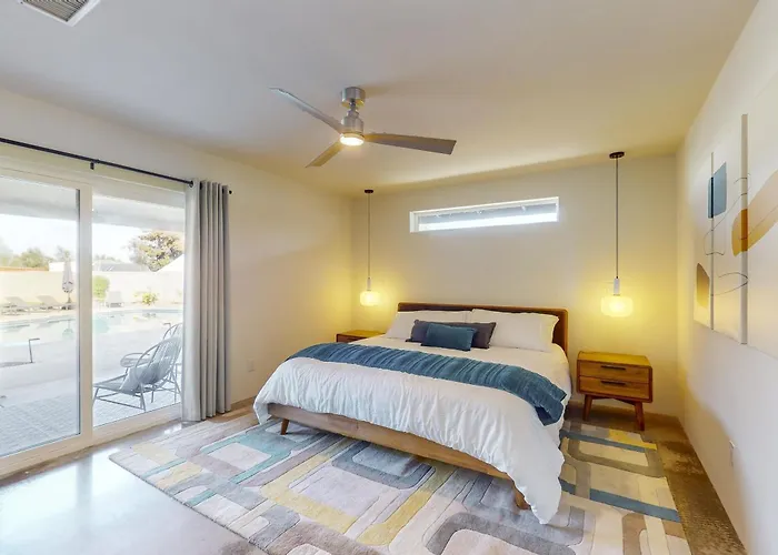 The Hideaway - Main House Only Apartment *